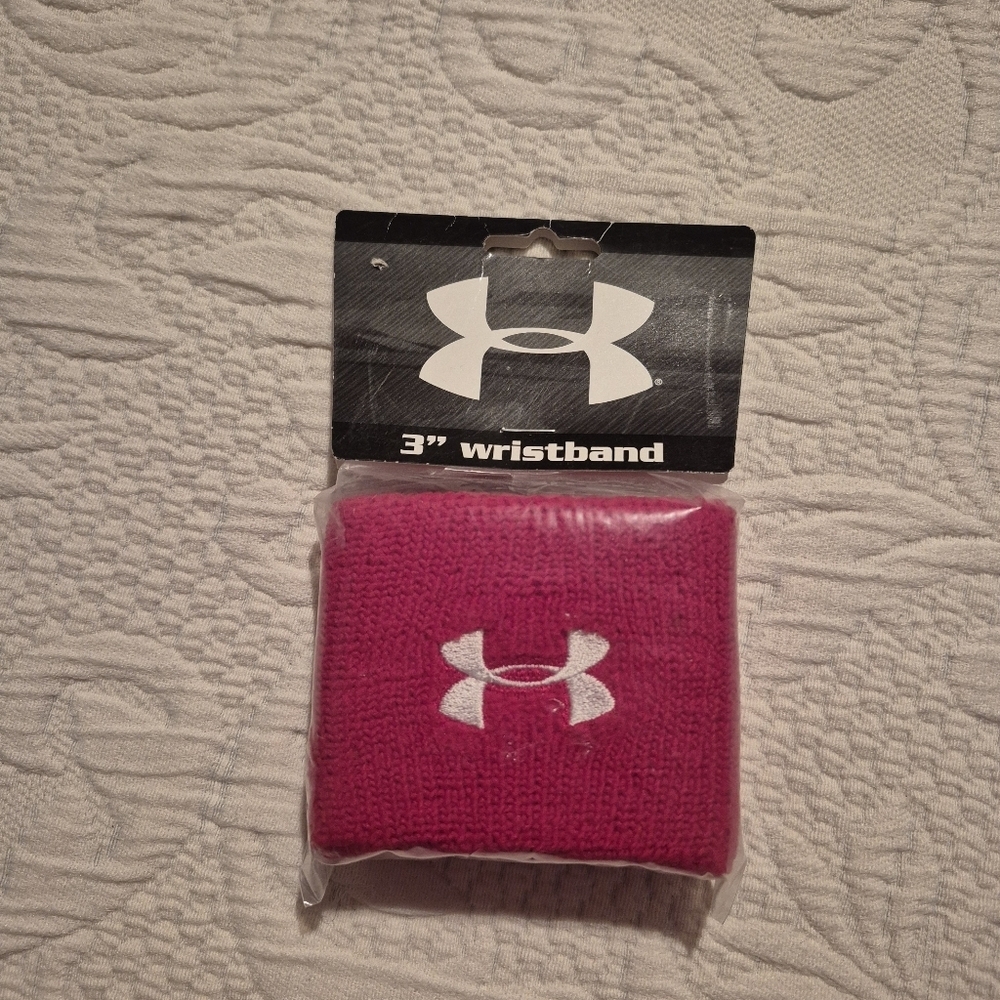Under Armour red 3" wristbands 1 size fits most, Adult Unisex